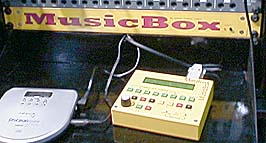 musicbox.jpg (21506 bytes)